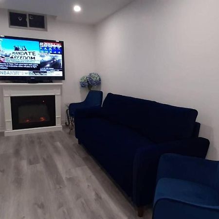 2 Bedrooms 2 Washrooms 2 Parking Spots Basement Apartment 뉴마켓 외부 사진