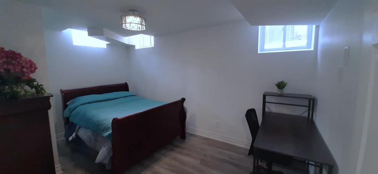2 Bedrooms 2 Washrooms 2 Parking Spots Basement Apartment 뉴마켓 외부 사진