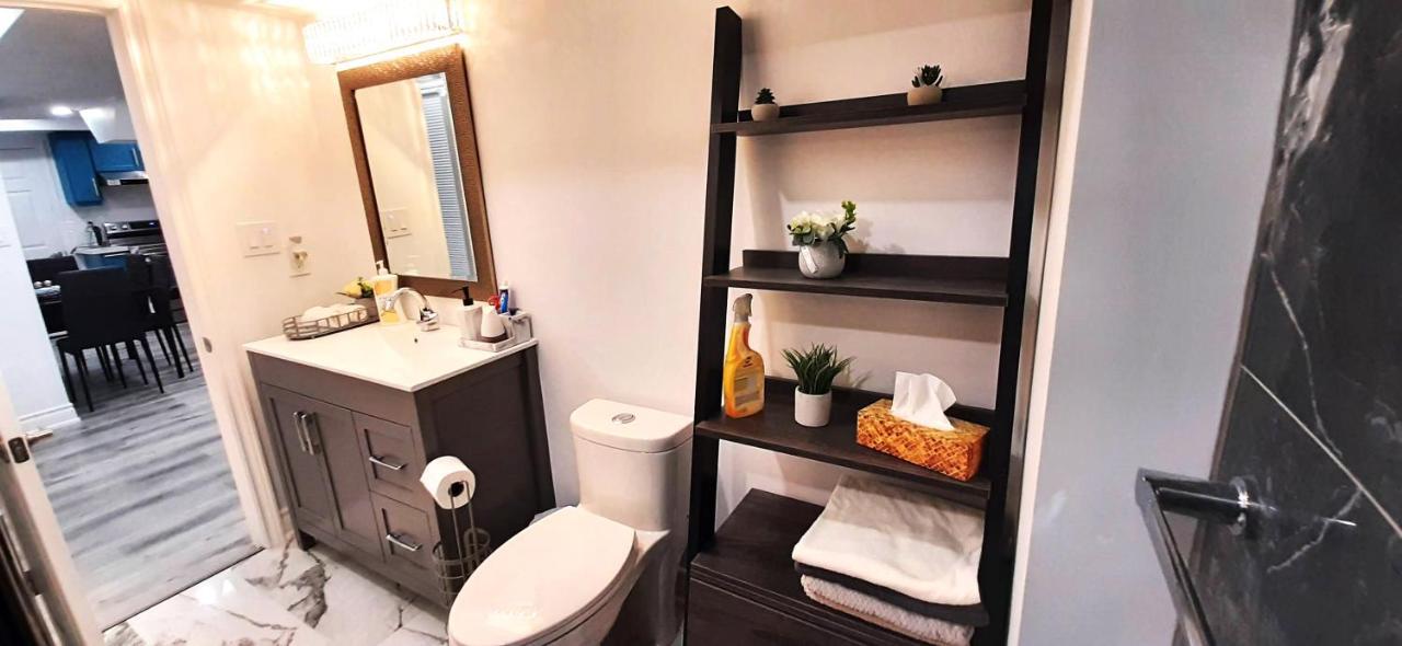 2 Bedrooms 2 Washrooms 2 Parking Spots Basement Apartment 뉴마켓 외부 사진