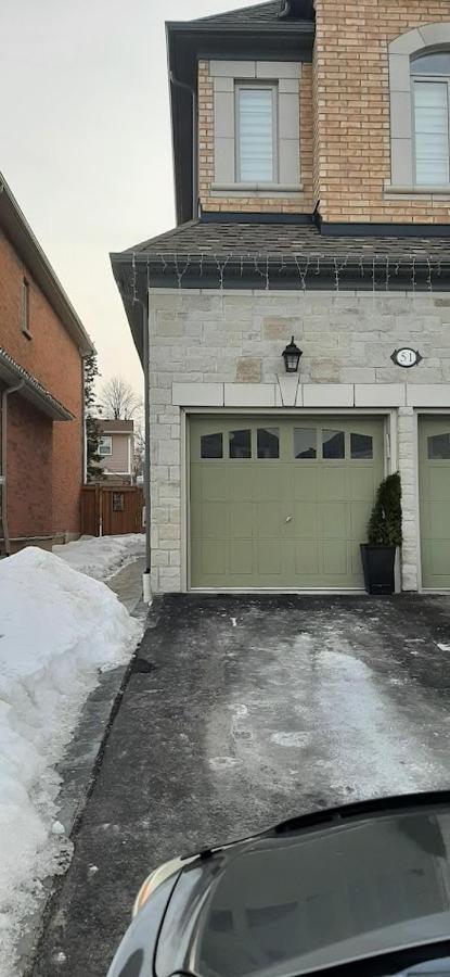 2 Bedrooms 2 Washrooms 2 Parking Spots Basement Apartment 뉴마켓 외부 사진